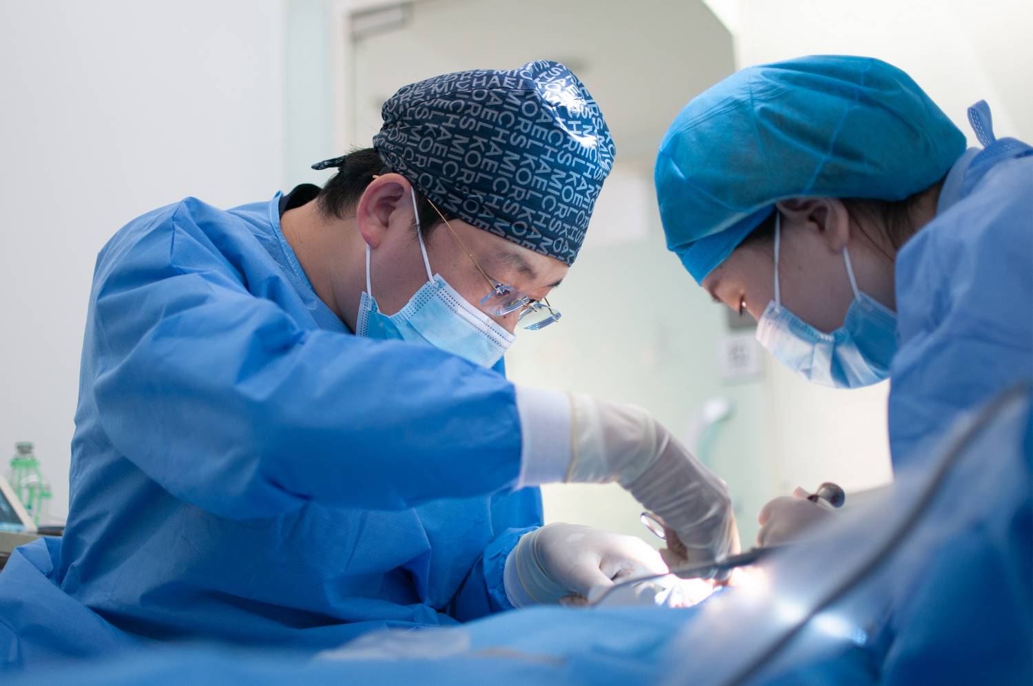 Chirurgia plastyczna - gdzie studiować, by wykonywać ten zawód?